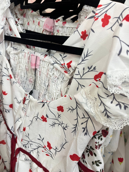 Floral Print Square Neck Crop Tops